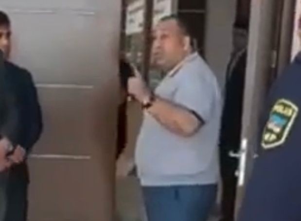 Xızının İcra başçısı şəhid ailələrini qəbul otağından qovdu VİDEO FAKT