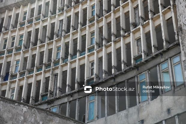 20 Yanvar faciəsinin şahidi olan binada söküntü işləri aparılır - FOTO