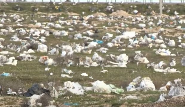 Bakıətrafının görünməyən tərəfləri: Zibilli yol - VİDEO