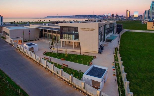 Bakı Fransız Liseyinin fəaliyyətinin dayandırılmasının səbəbləri açıqlandı + YENİLƏNİB 