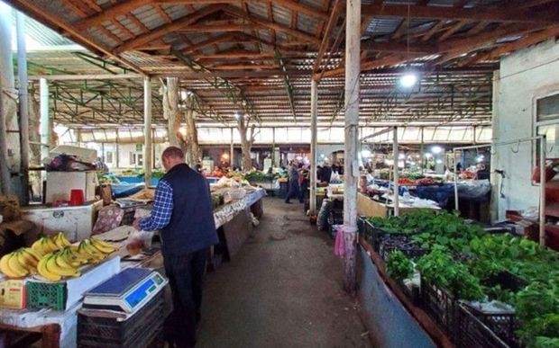 Bakıda bazarda ciddi nöqsanlar aşkarlanıb, bəzi məhsulların satışı dayandırılıb - FOTO