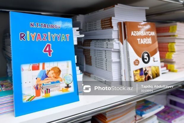 Dərs vəsaitində olan səhv müzakirələrə səbəb oldu - VİDEO