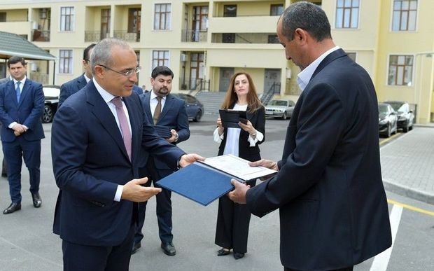 Neftçilərə yeni mənzillər təqdim edilib - FOTO