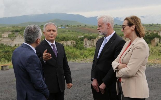 ABŞ səfiri: “Füzulidə dağıntıların miqyasını görəndə çox təsirləndik” - YENİLƏNİB + FOTO