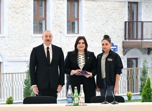 Güllələnən icra başçısının qızına da Şuşada ev verildi - FOTO