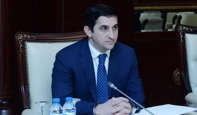 Nazir daha bir rəisi işdən çıxardı