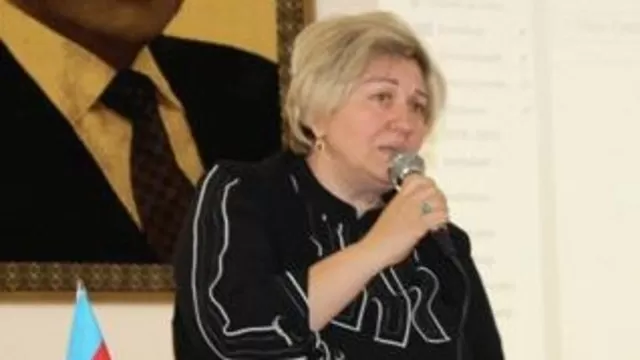 İnternat məktəbinin sabiq xanım direktoru vəzifə saxtakarlığı törətdiyi üçün hakim qarşısında