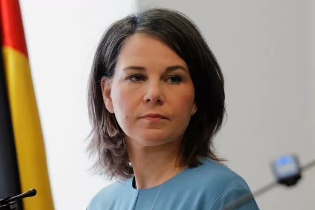 Almaniyanın xarici işlər naziri öz partiyasının qadağasını pozdu