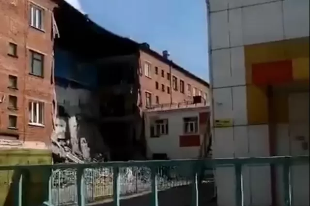 Faciənin bir addımlığında: Rusiyada uşaq yaradıcılıq sarayı çökdü