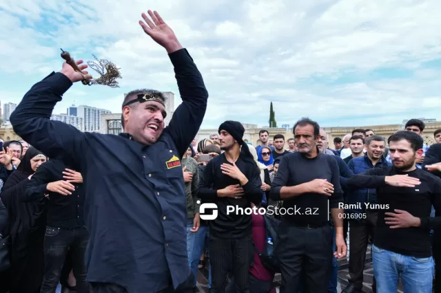 İlahiyyatçı:  