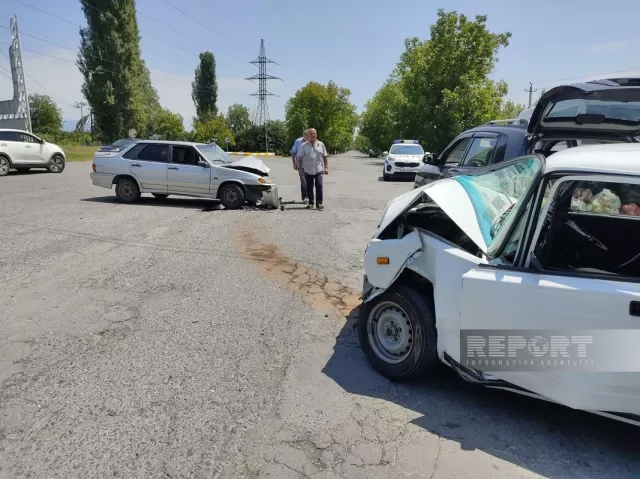 Qaxda iki avtomobil toqquşub: Xəsarət alanlar var