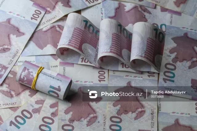 Ötən ildən az, proqnozdan çox: Büdcəyə əlavə bir milyard manat daxil oldu