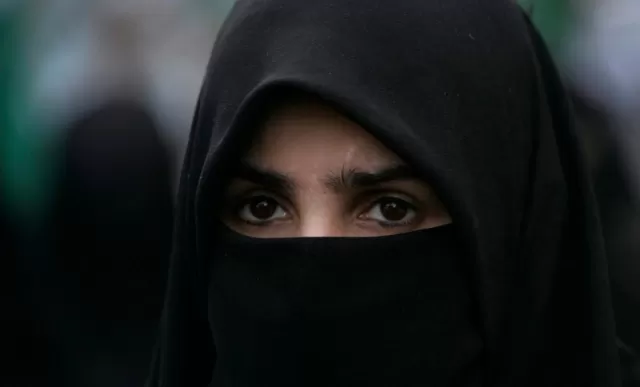 Bakıda niqablı qadın əri tərəfindən vəhşicəsinə döyüldü