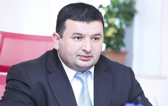 Tanınmış vəkilin qardaşını öldürənə hökm OXUNDU