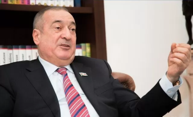 Deputatın rektor olduğu universitet cərimələnir