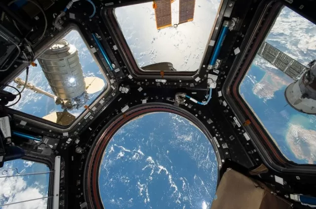 Cəmi 8 günlük getmişdilər, iki il qalmalı olacaqlar: BKS-dəki astronavtlar Yerə qayıda bilmirlər