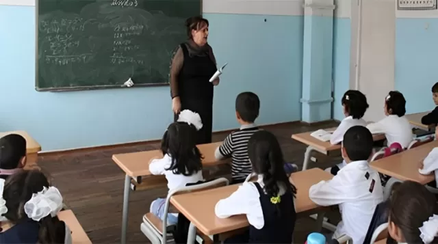 Müəllimlər niyə rayonlarda dərs keçmək istəmirlər?