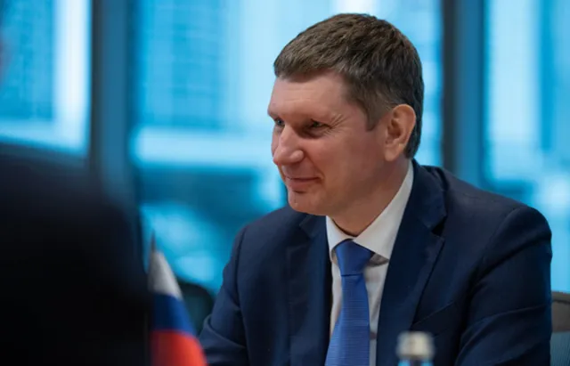 Maksim Reşetnikov: 