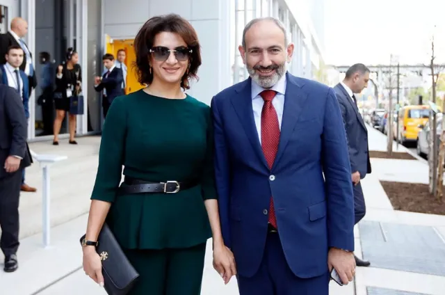 Paşinyan arvadı barədə: 