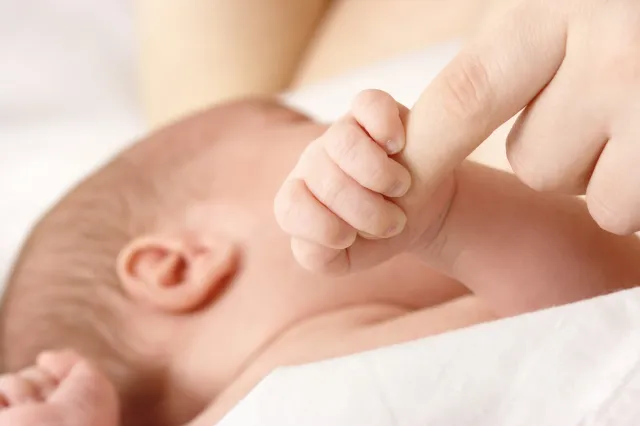 Uşaq yeməyi nə zaman ana südündən üstündür? - Pediatrdan açıqlama