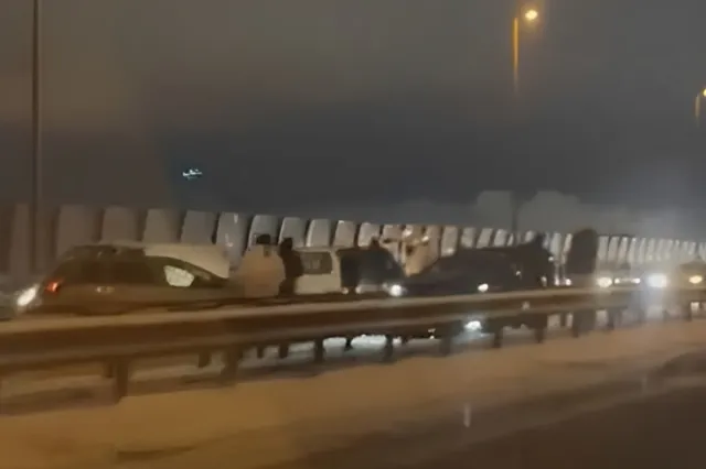 Aeroport yolunda zəncirvari QƏZA