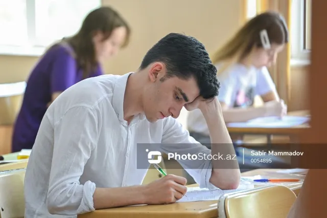 Bu gün 57 mindən çox şagird buraxılış imtahanı verəcək
