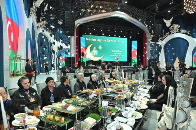 Arzu Əliyeva şəhid anaları ilə birgə iftar məclisində iştirak edib