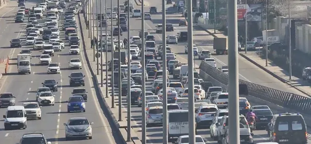Ziya Bünyadov prospektində yol qəzası olub, yolda sıxlıq yaranıb
