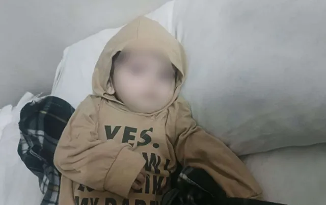 Tovuzda evdə günlərlə tənha buraxılan uşağın vəziyyəti ağırdır - AÇIQLAMA