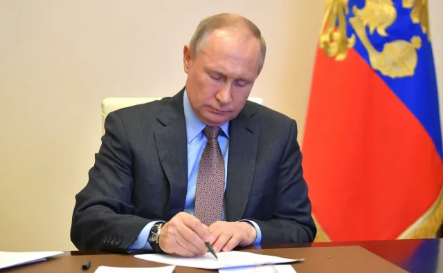 Putin 160 min nəfərin orduya çağırışı haqqında fərman imzaladı