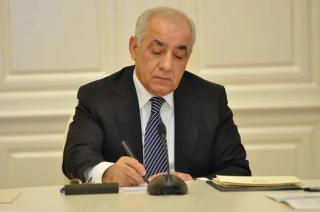 Baş nazirdən hərbi kolleclərdə orta ixtisas təhsilini başa vuran kursantlarla bağlı QƏRAR