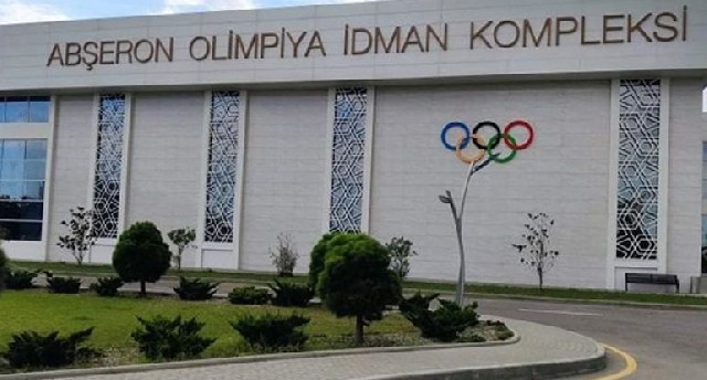 Abşeron Olimpiya Kompleksinin tavanından su damdı - Oyun təxirə salındı
