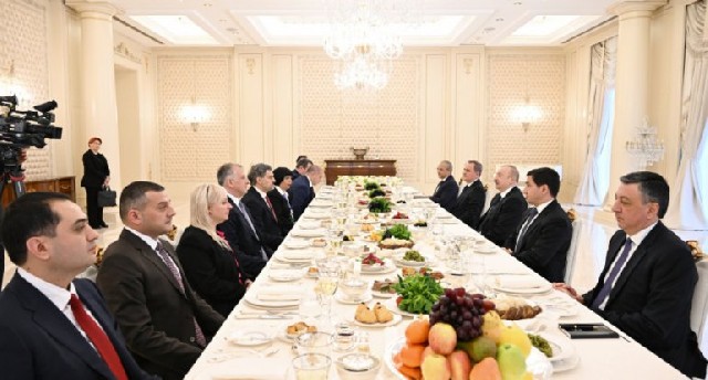 Azərbaycan və Gürcüstan prezidentlərinin geniş tərkibdə görüşü olub