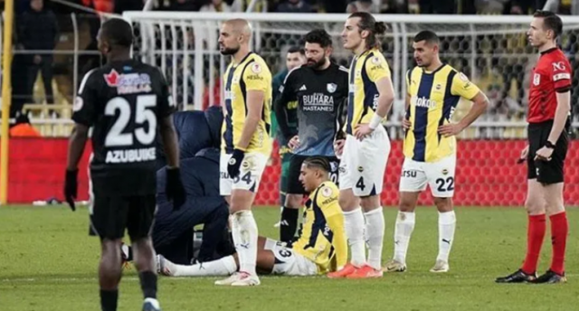 "Fənərbağça"nın ulduzunun ailəsi zəlzələ zamanı evi ayaqyalın tərk etdi - VİDEO