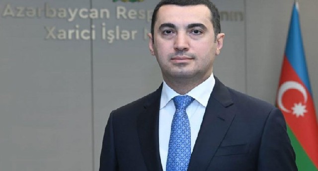 Ayxan Hacızadə Melani Colini kəskin tənqid edib