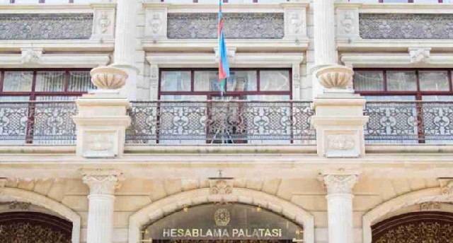Palata daha bir nazirliyə xəbərdarlıq etdi