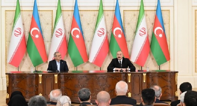 Azərbaycan və İran prezidentləri mətbuata birgə bəyanatlarla çıxış ediblər