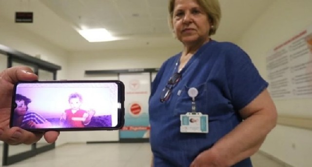 Öz kürəkəninin doğuşunda iştirak etdi - FOTO