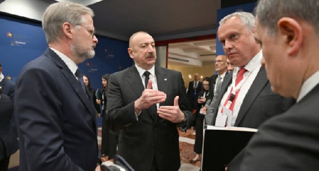 Siyasi şərhçi: Liderlər Azərbaycan prezidenti ilə söhbət etmək üçün sıraya durmuşdular
