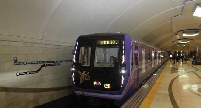 Bakı metrosunda pik saatlarda interval azaldılıb