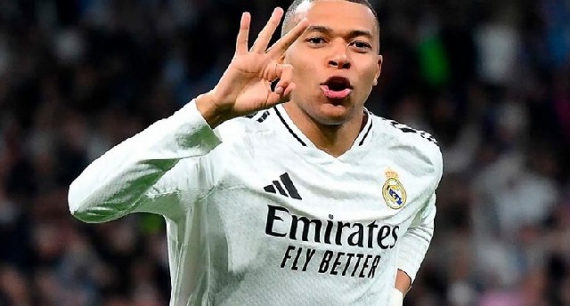 Mbappe iki rekorda imza atıb