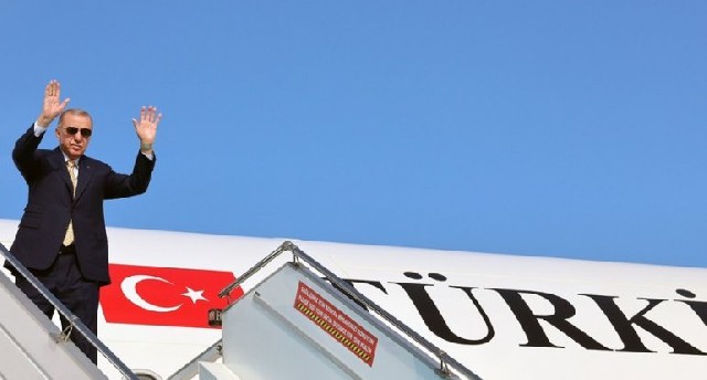 Ərdoğanın təyyarəsi Laçına endi - FOTO