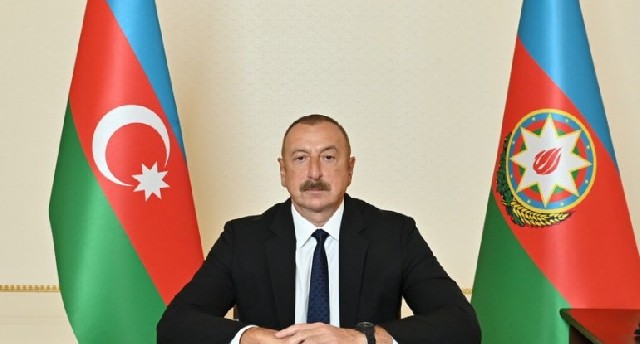 Prezident Bakıda sərgi və forumun açılışında iştirak edir