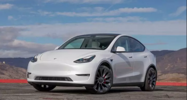 "Tesla" 172 avtomobilini geri çağırır