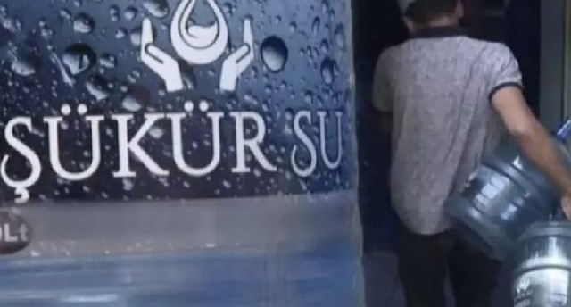 Zirzəmidən çıxarılan su insanlara bulaq suyu adı ilə satılır