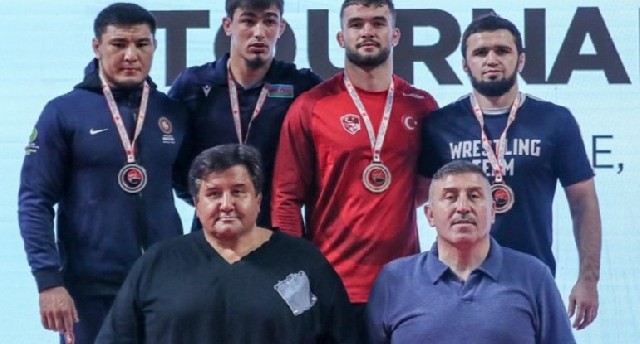 Azərbaycan güləşçisi çempion oldu