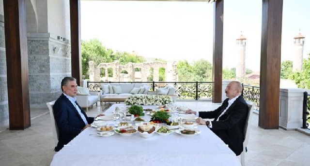 İlham Əliyev və Qurbanqulu Berdiməhəmmədov Şuşada nahar ediblər