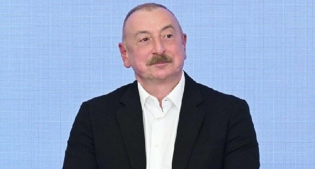İlham Əliyev toplantı iştirakçılarına müraciət edib