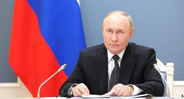 Putin əcnəbilərlə bağlı qərarı dəyişdi