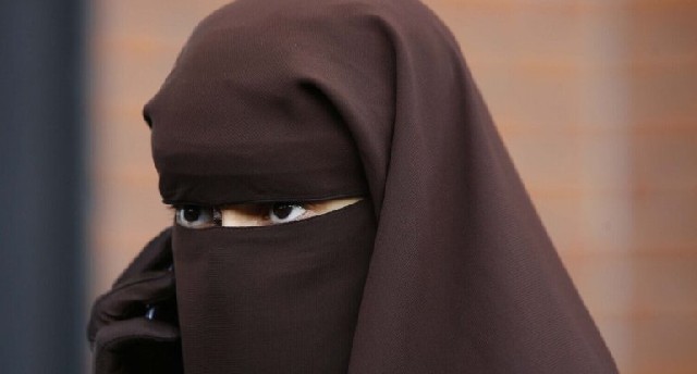 Niqab taxmaq qadağan edilir - Səbəbi açıqlandı